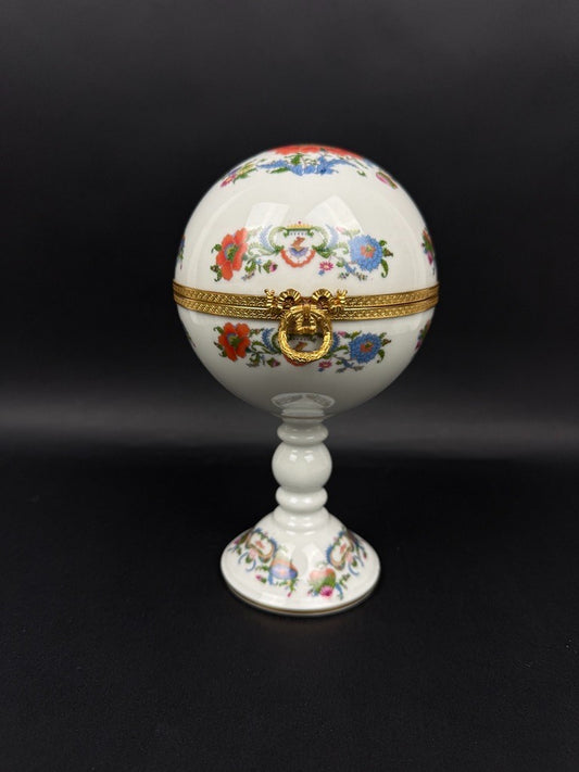 Raynaud, bonbonnière sur pied en porcelaine de Limoges