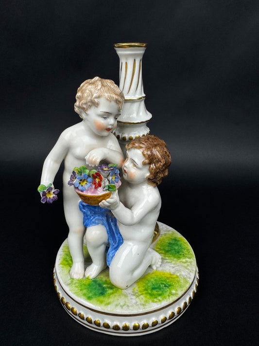 Pied de lampe, bougeoir ancien en porcelaine de Dresde, putti fleuris, XIXe