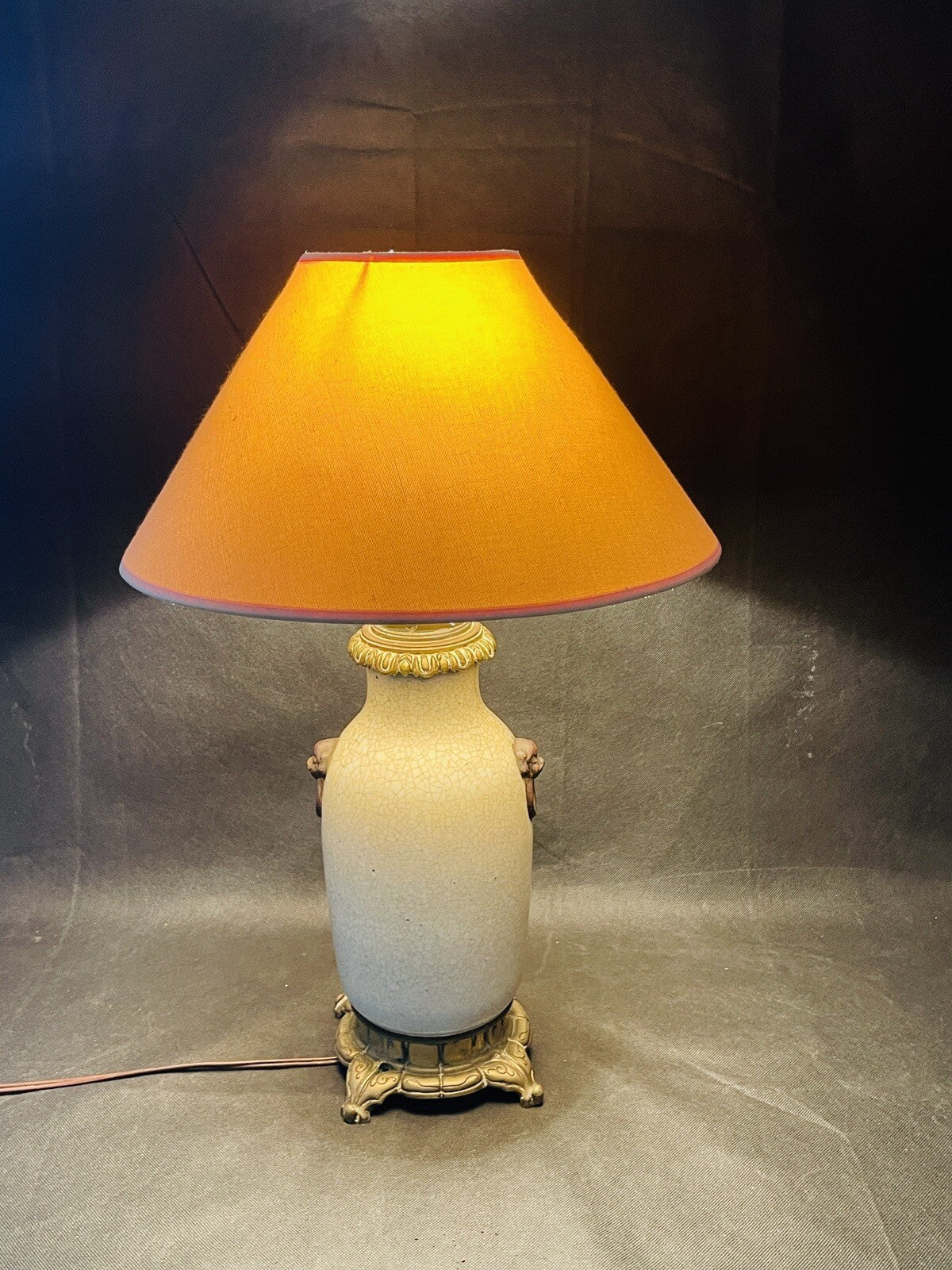 Pied de lampe en porcelaine craquelée de Chine