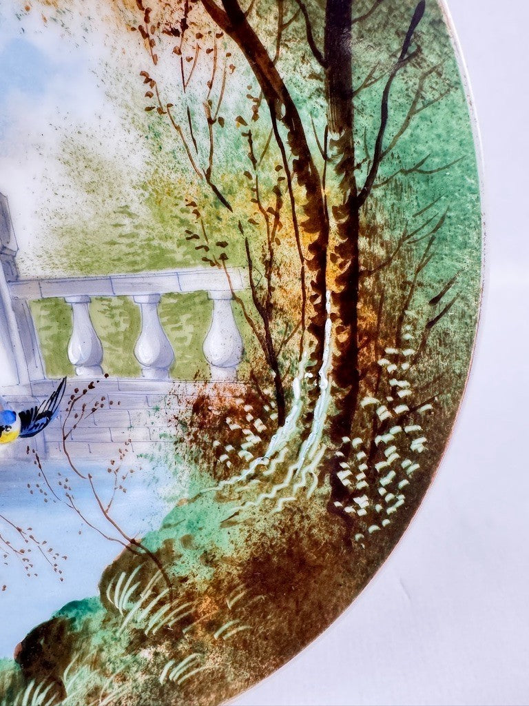 Assiette décorative peinte à la main - Décor oiseaux et paysage, Limoges - 23 cm
