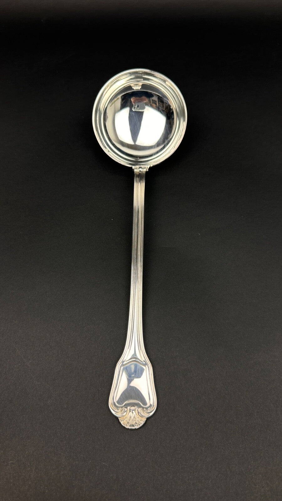 Christofle,  louche de service, modèle Port Royal, Paris. Neuve.