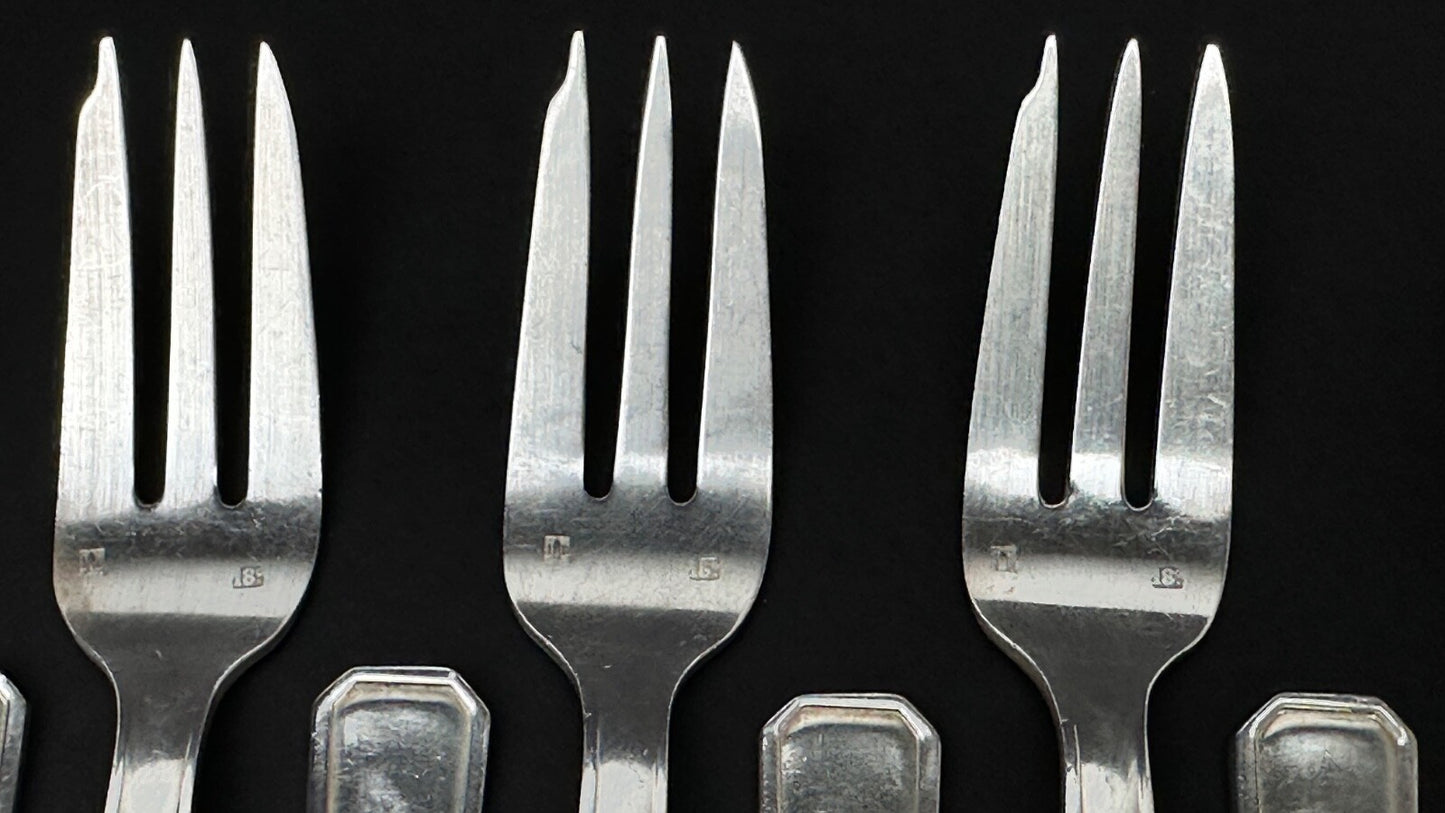 Série de 12 fourchettes à gâteau art déco