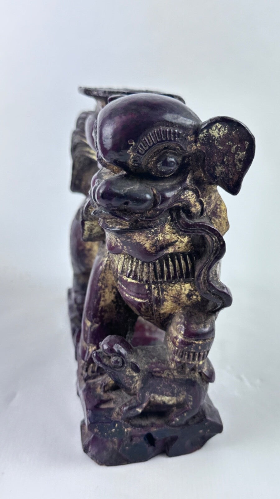 Paire de chiens de Fô en bois sculpté et doré 19ème
