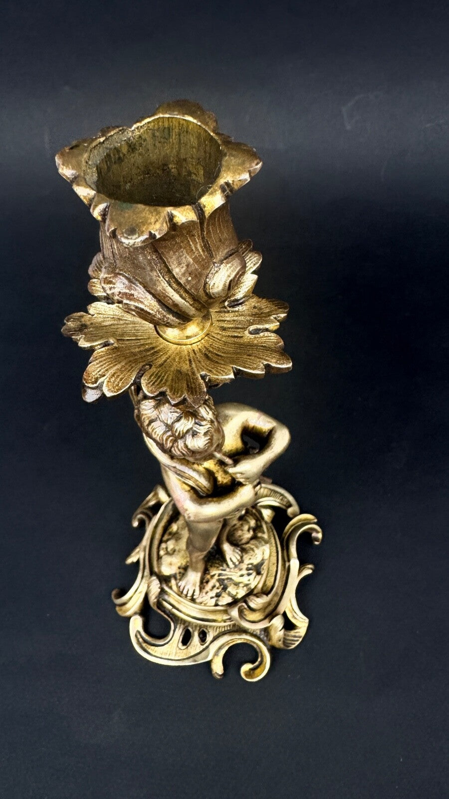 Paire de bougeoirs en bronze doré, putti, faune XIXème siècle