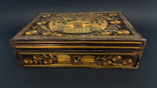 Coffret boîte à couture en marqueterie de paille Fin XVIIIème début XIXème