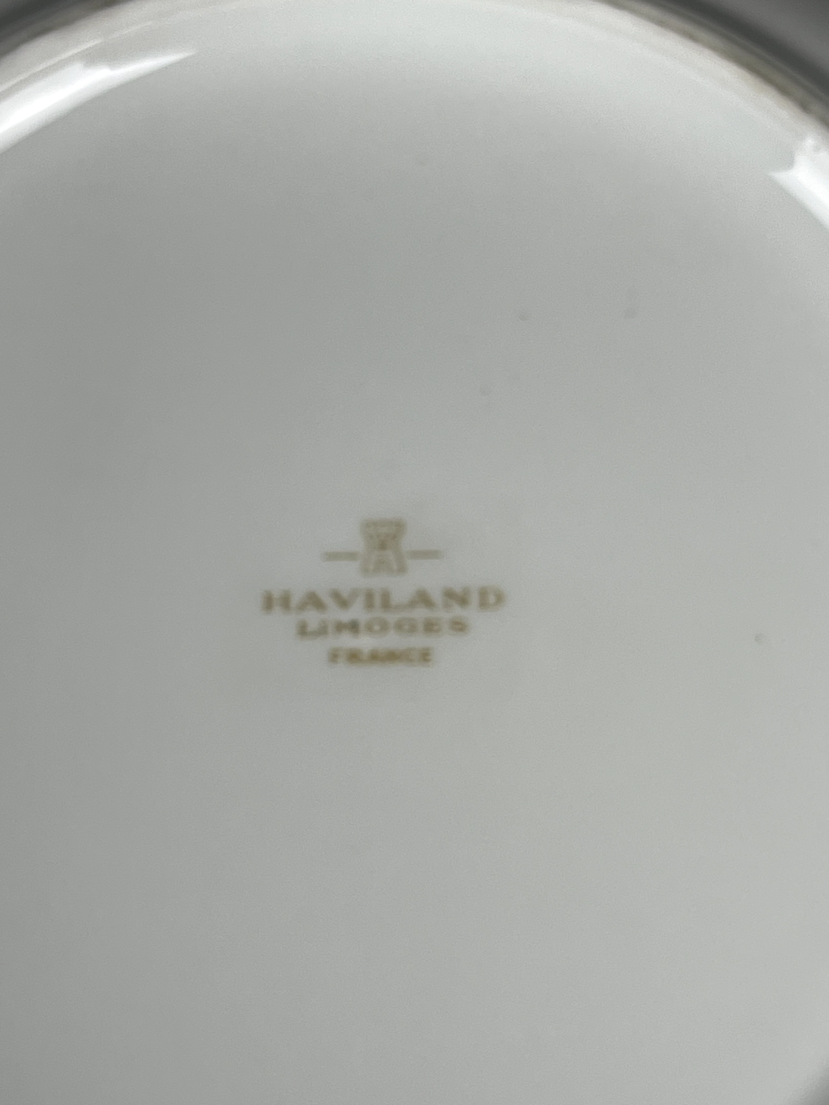 Haviland Limoges,  assiette à soupe, modèle Pompadour, neuve