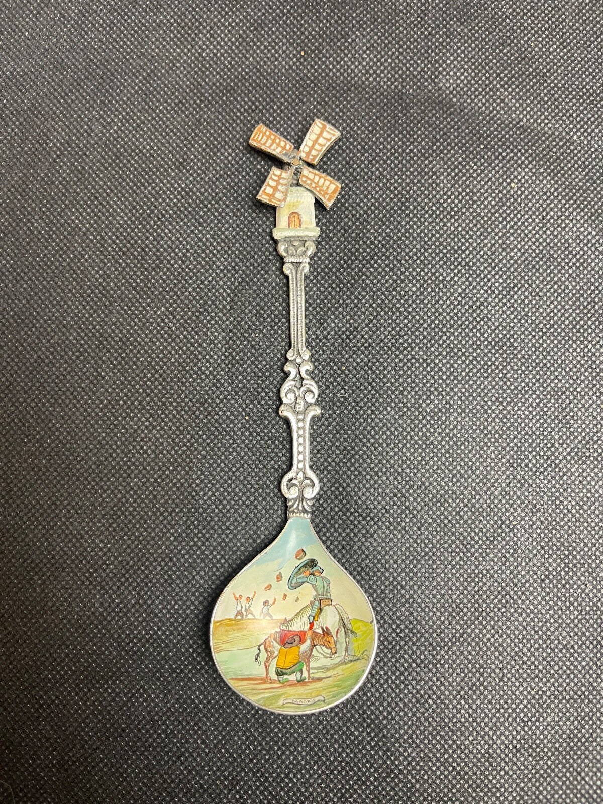 Rare cuillère souvenir  émaillée Don Quichotte, moulin, souvenir de Madrid