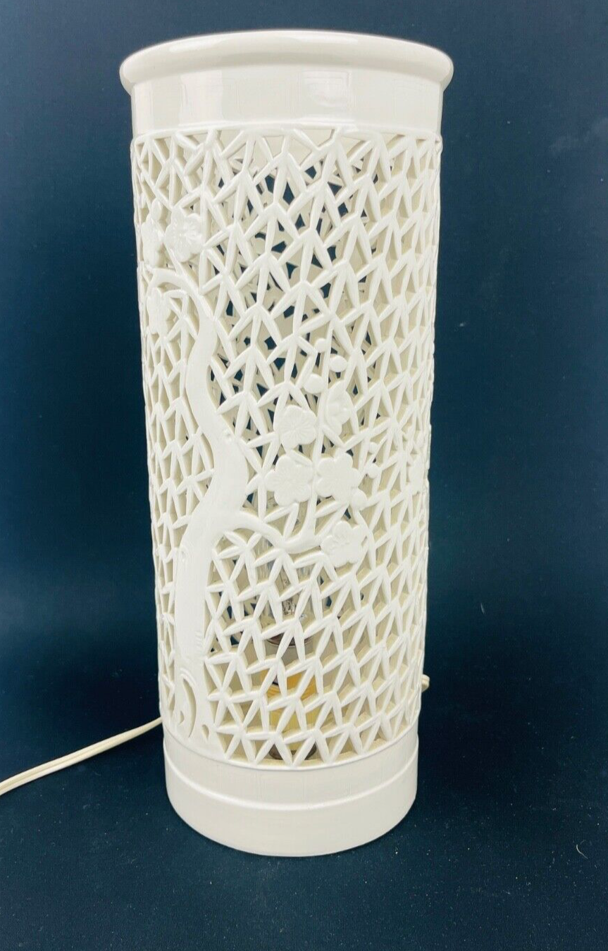 Lampe en porcelaine Blanc de Chine