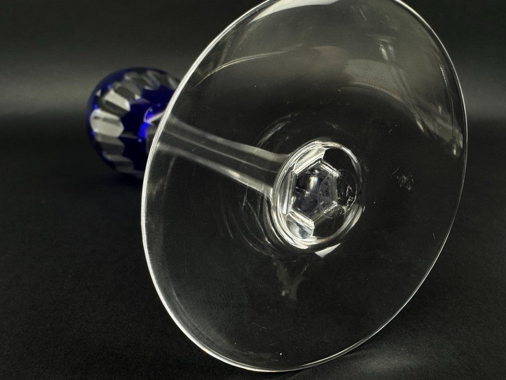 Verre à vin Baccarat – Modèle Cassino – Cristal outremer doublé taillé – 19 cm