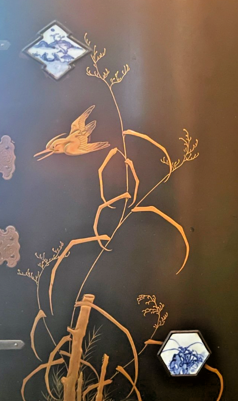 Cabinet En Laque Et Plaques De Porcelaine, Japon 19ème