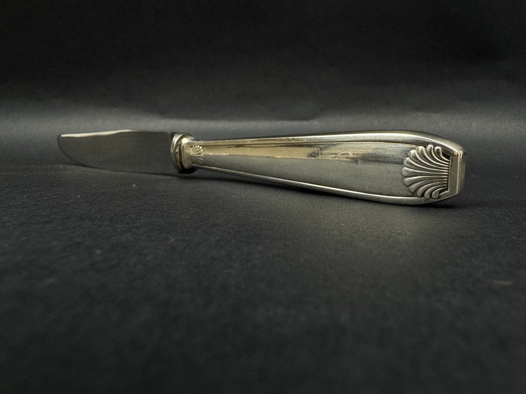 12 couteaux en métal argenté, modèle Coquille – Reneka