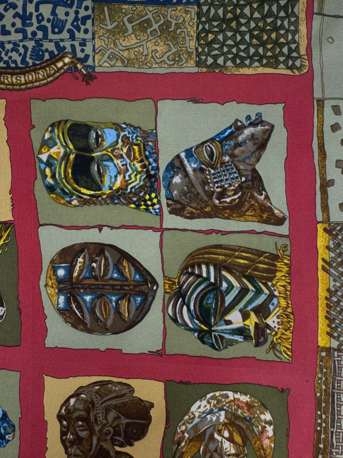 Foulard Gavroche "Persona" Hermès par Loïc Dubigeon 1997
