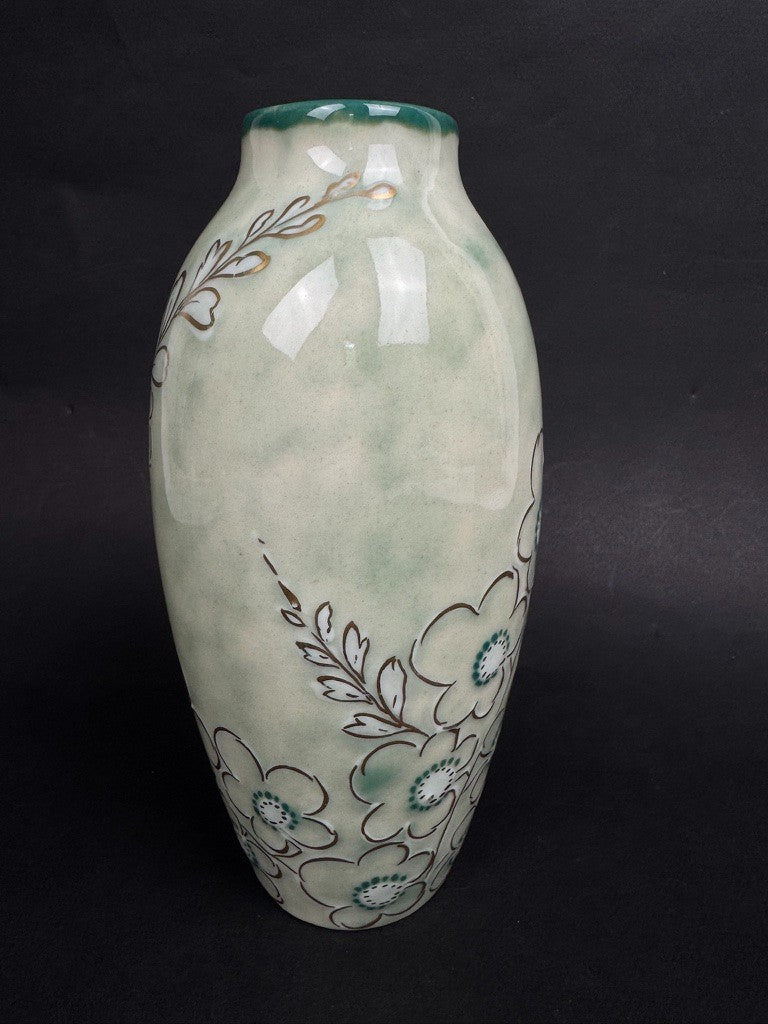 Vase n°8 manufacture Tharaud, vers 1950-1960, porcelaine émaillée céladon