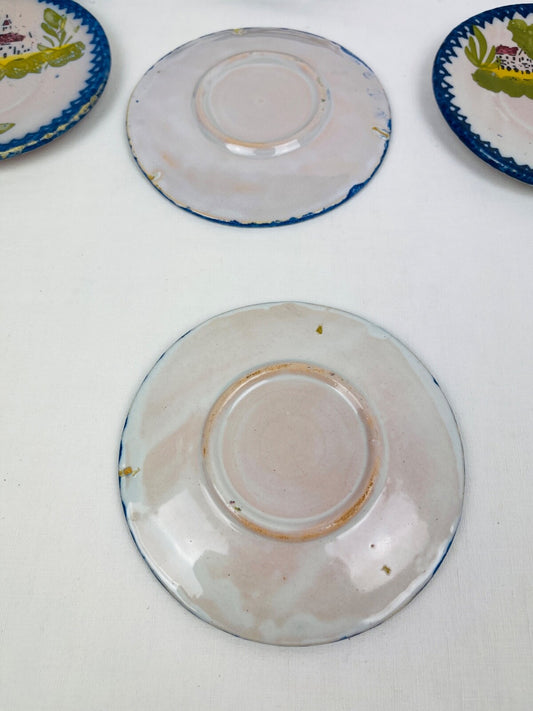 Suite de 6 assiettes miniatures en faïence de Charolles poupée, beurre