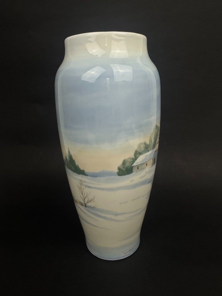 Vase en porcelaine de Copenhague, décor hivernal peint à la main, vers 1900-1920