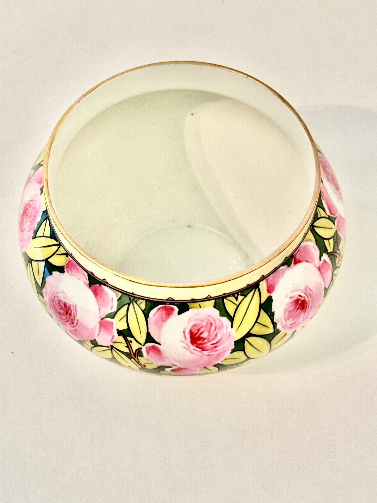 Vase en porcelaine de Limoges T & V - Tressemann & Vogt - Maury Limoges