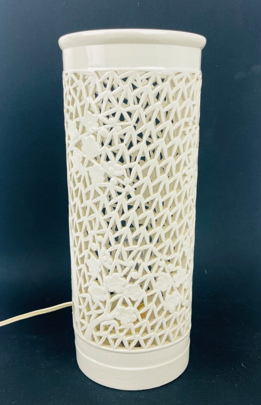 Lampe en porcelaine Blanc de Chine