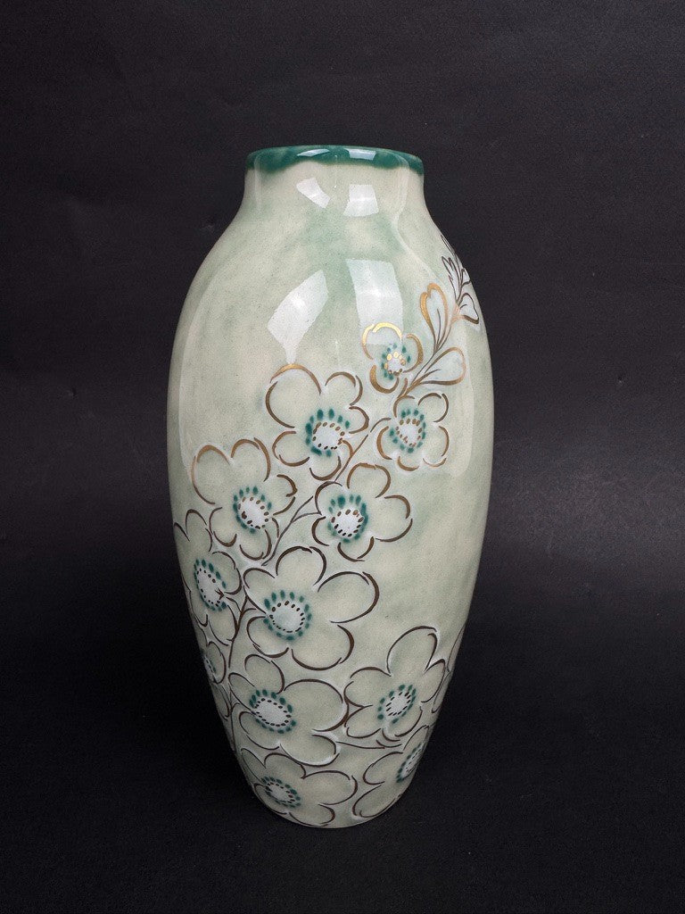 Vase n°8 manufacture Tharaud, vers 1950-1960, porcelaine émaillée céladon