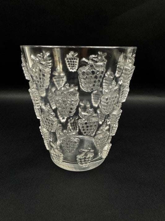 Vase René Lalique modèle "Malaga", verre moulé pressé, vers 1937