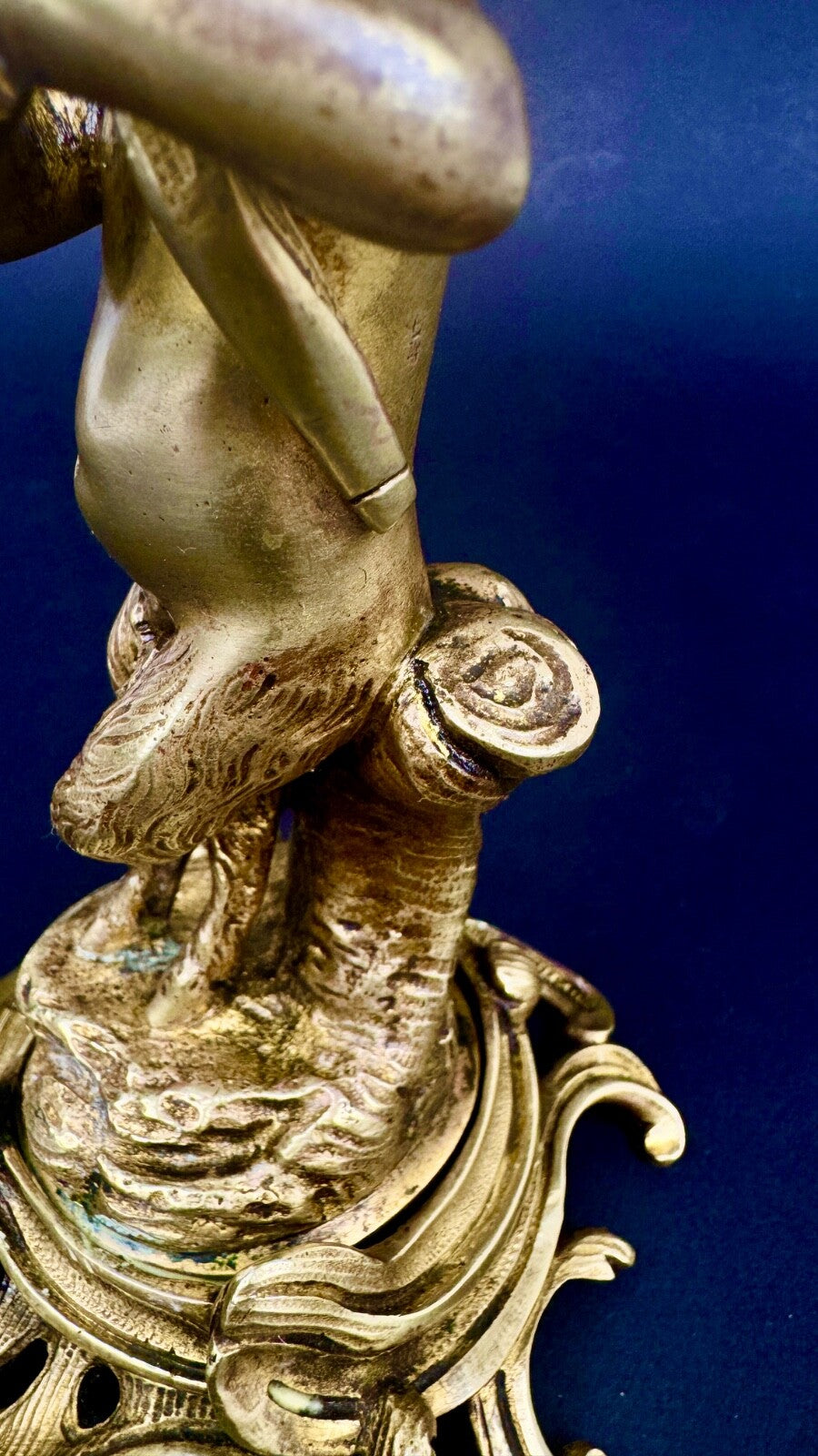 Paire de bougeoirs en bronze doré, putti, faune XIXème siècle