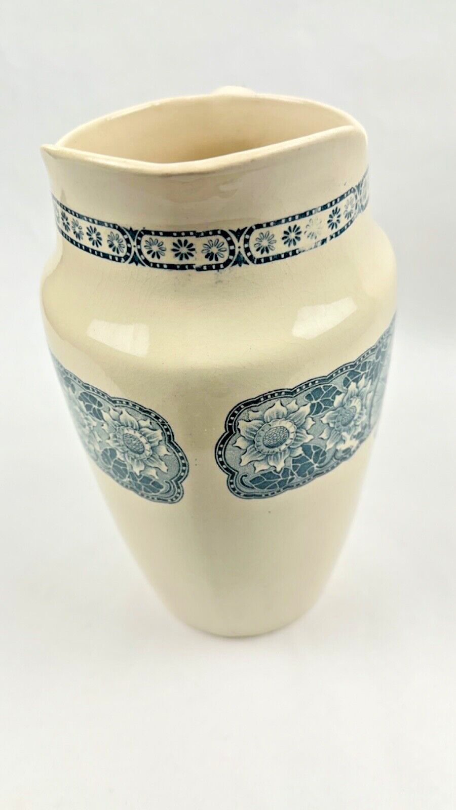 Broc et vasque en faience Longchamp modèle Thèbes