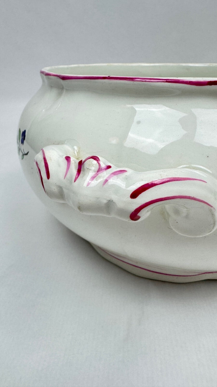 Boch Frères, La Louvière, soupière décor floral