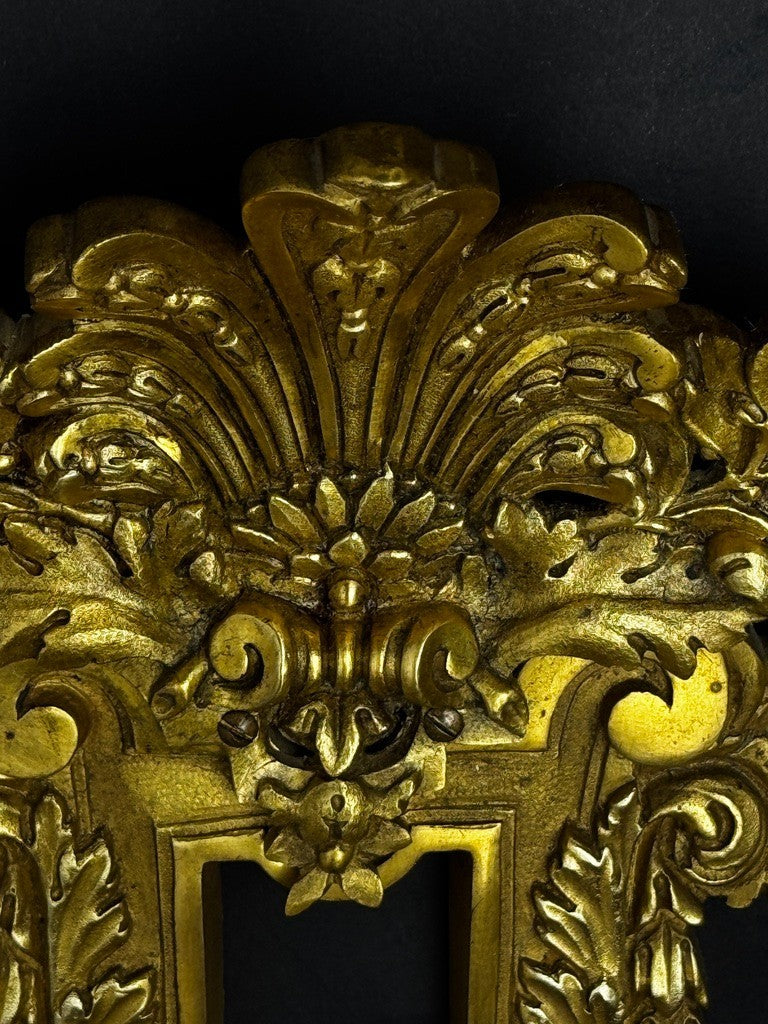 Paire d’importantes appliques en bronze doré, style Louis XVI, époque XIXe