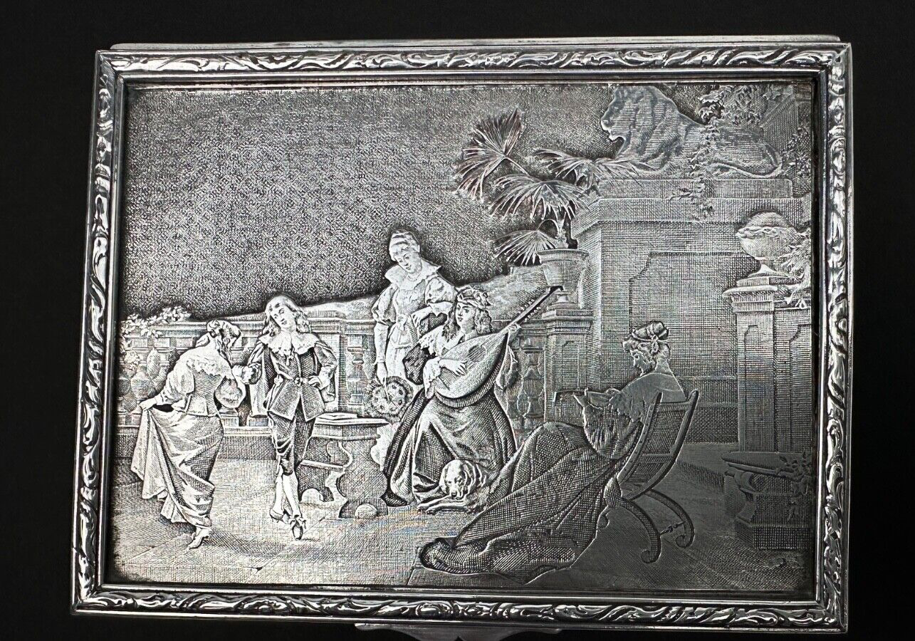 Coffret à Bijoux En Cuivre Argenté à décor de scène de danse