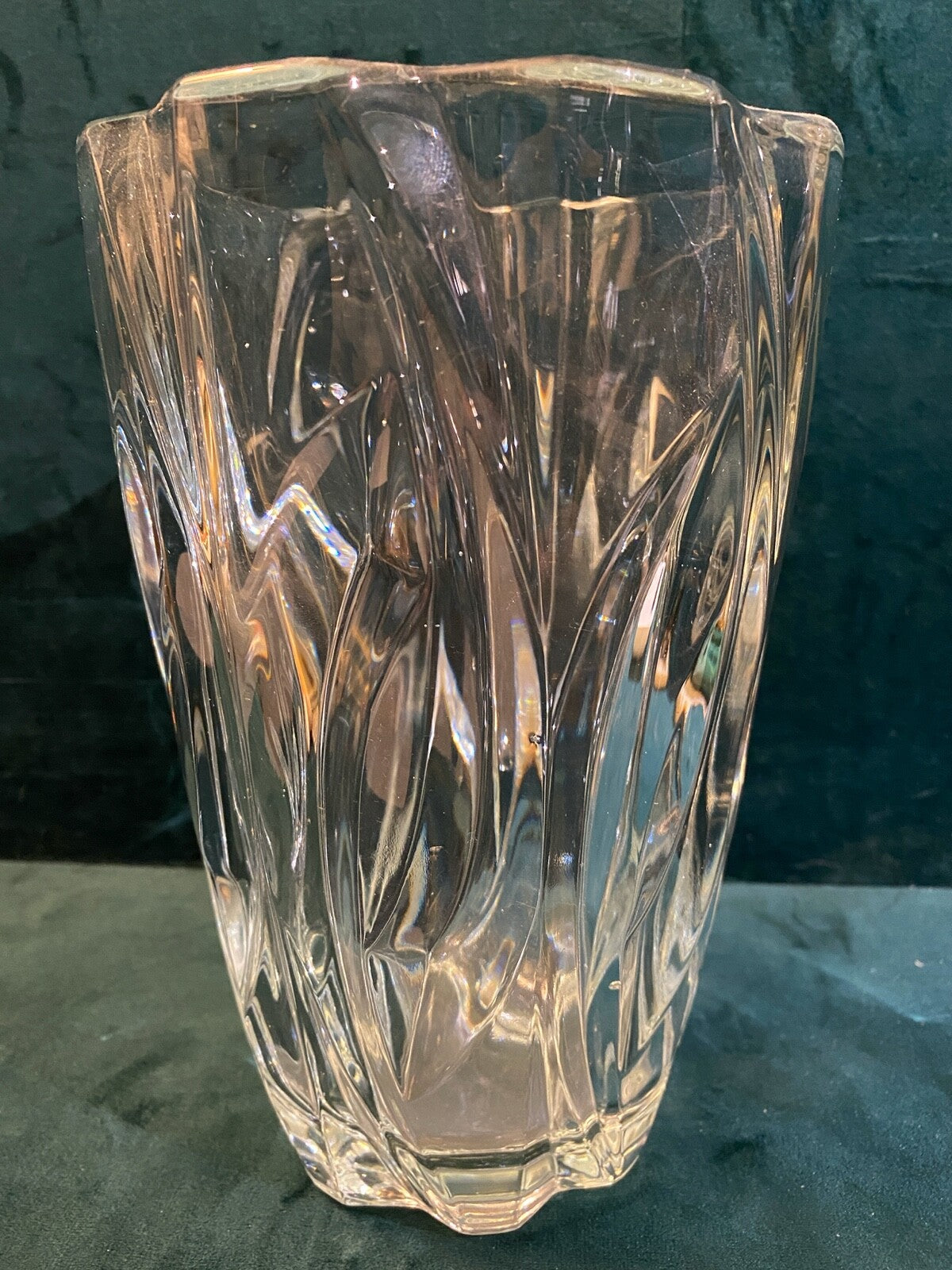 Ancien  vase en cristal épais