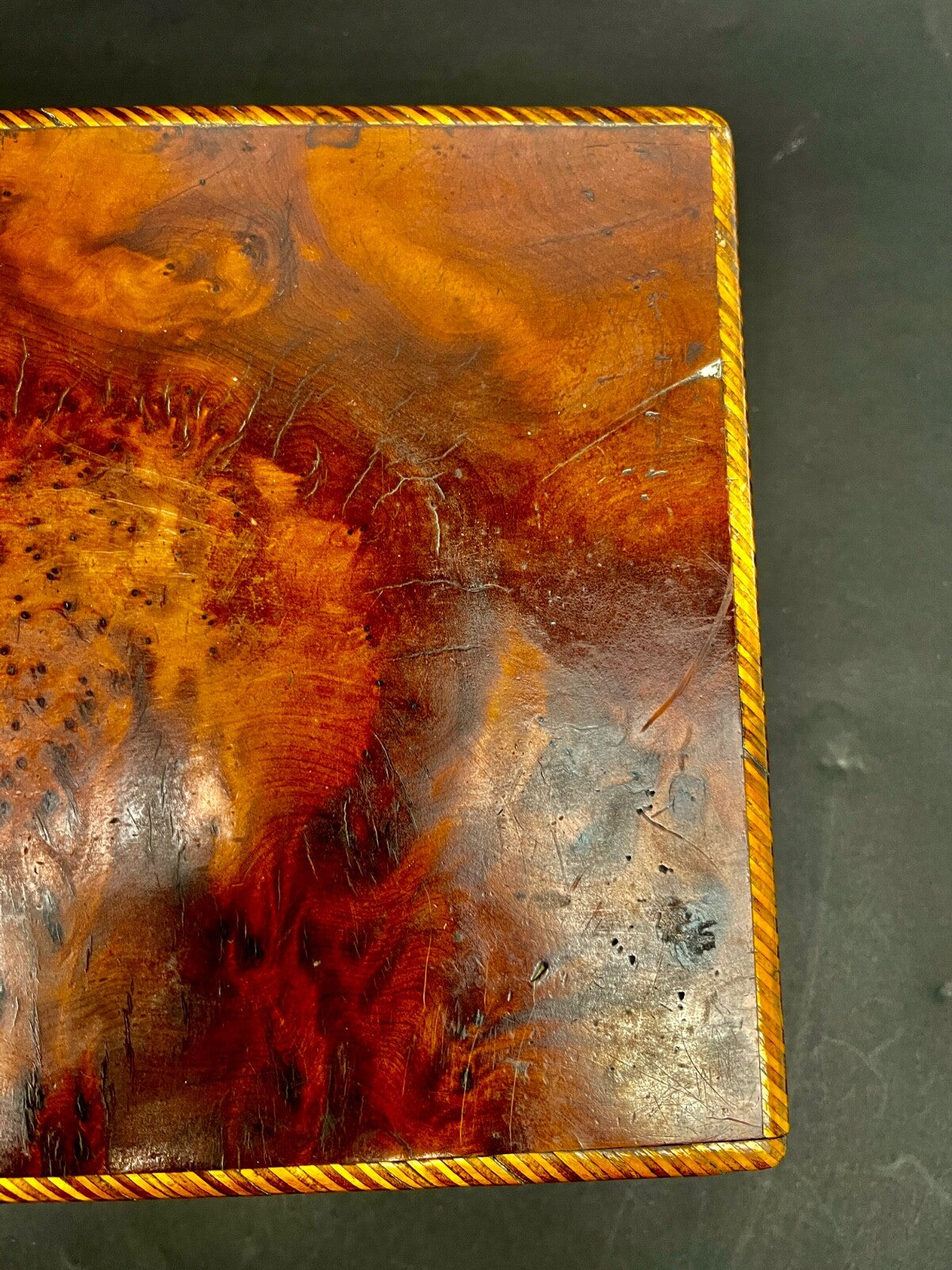 Coffret, Boîte à Couture En Loupe Et Marqueterie