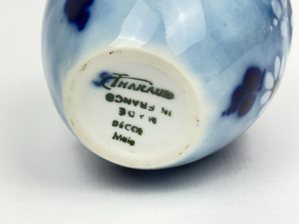 Vase n°1 - Tharaud Limoges – Porcelaine émaillée bleu et blanc