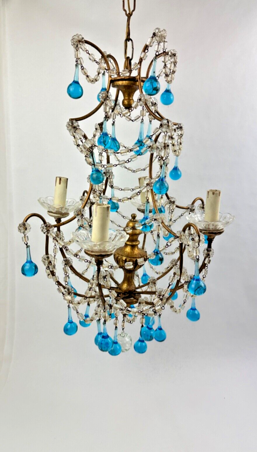 Lustre à pampilles italien perles bleues et bois doré