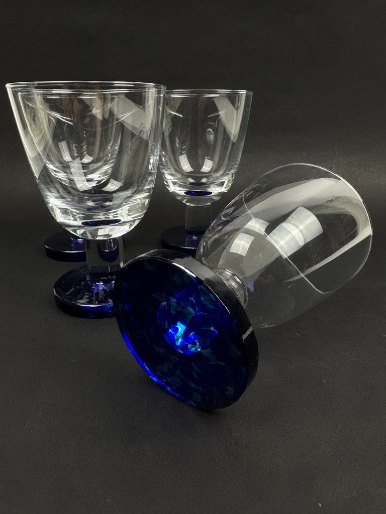 Série de 4 Très grands verres à eau Murano pied bleu