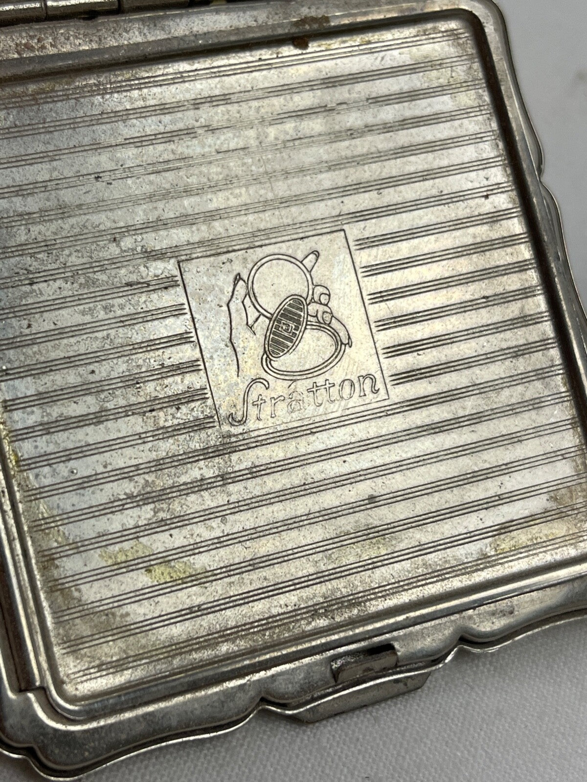 Poudrier  Stratton strass