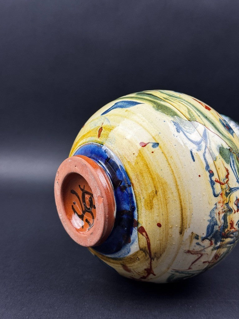 Vase basque en céramique vernissée à décor marbré polychrome