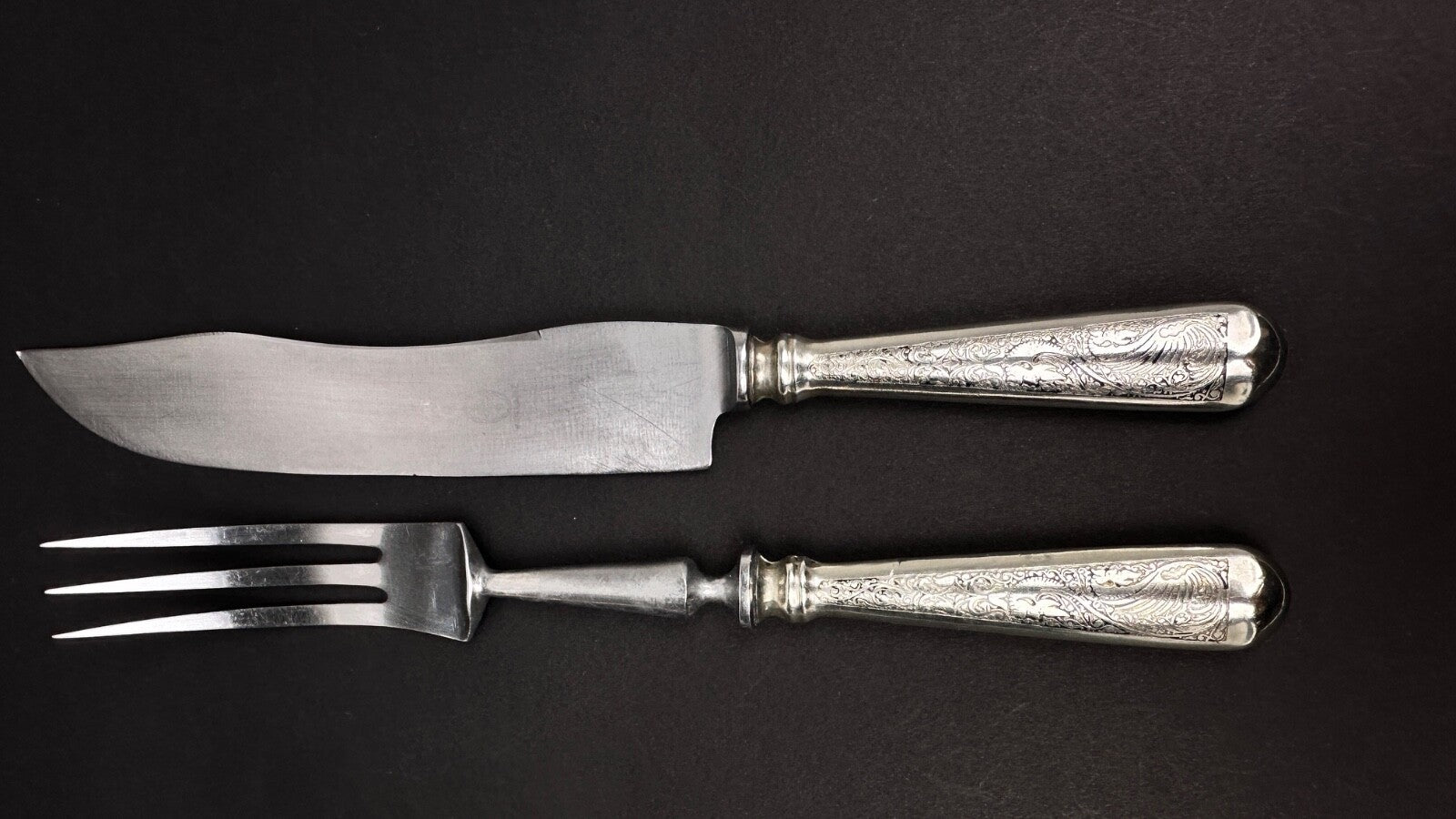 Service à découper manche guilloché argent