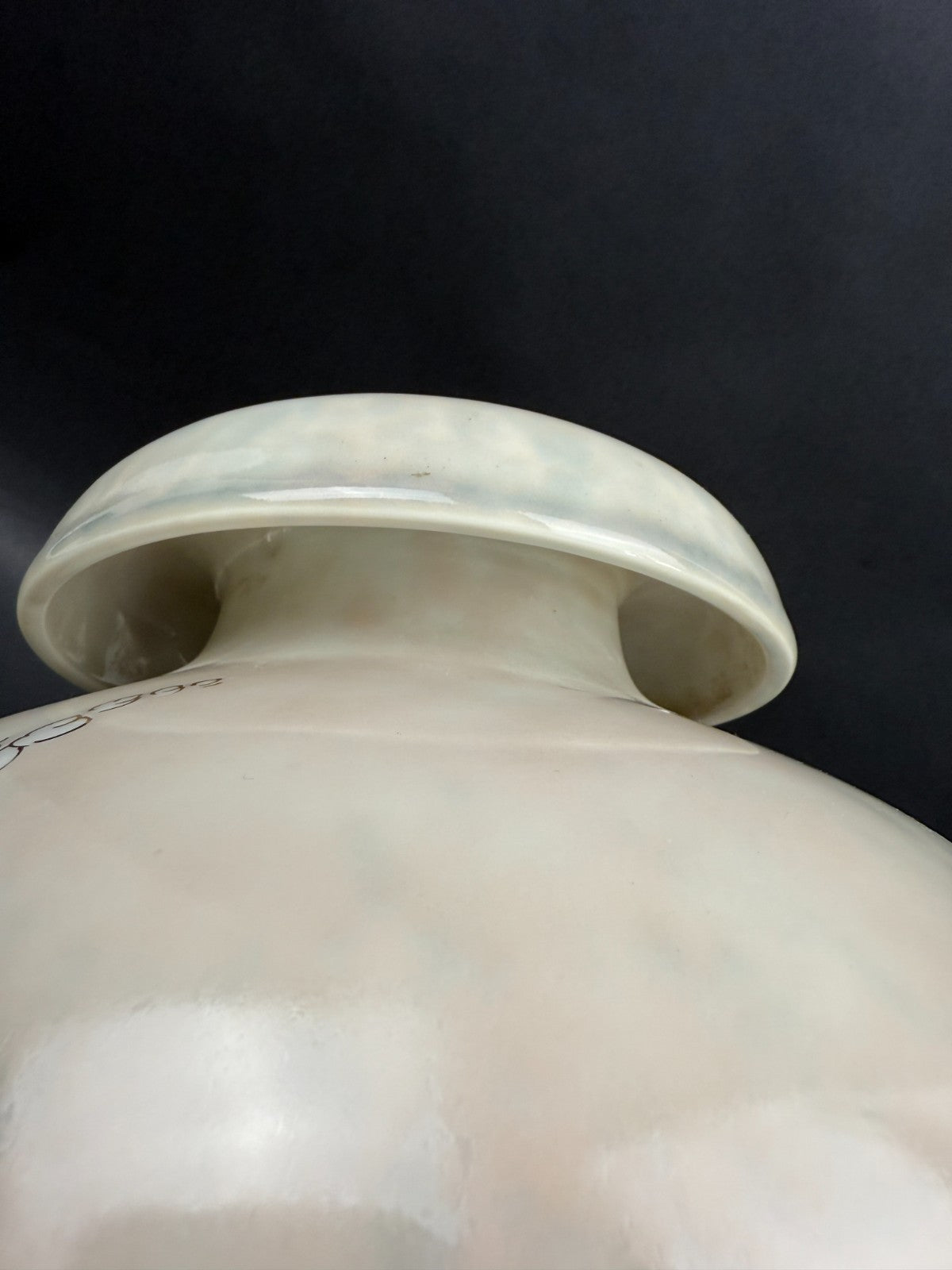 Vase Tharaud Limoges Décor floral doré Porcelaine émaillée – H 26 cm