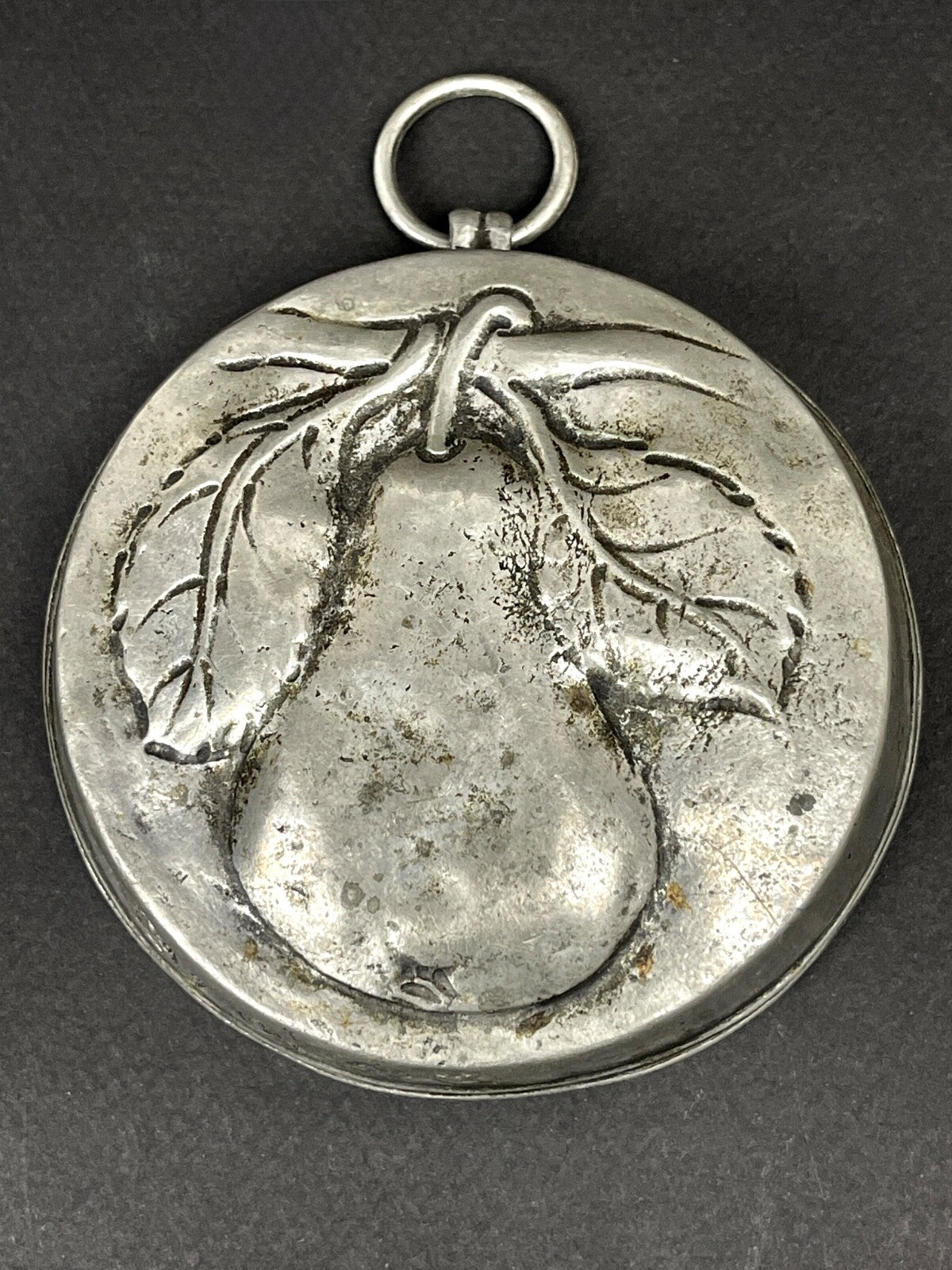 Deux Anciens Petits Moules En étain