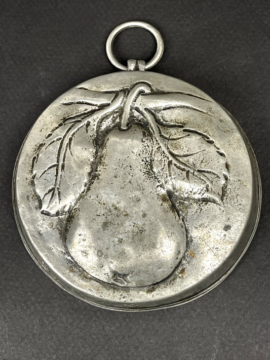 Deux Anciens Petits Moules En étain