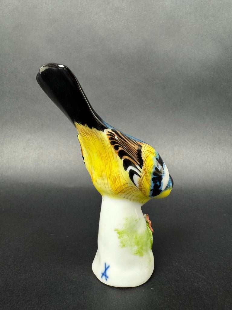 Figurine porcelaine oiseau polychrome sur socle fleuri 1950s