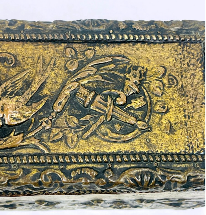 Boîte à Bijoux Ou Boîte à Gants, Bois Et Cuivre Repoussé