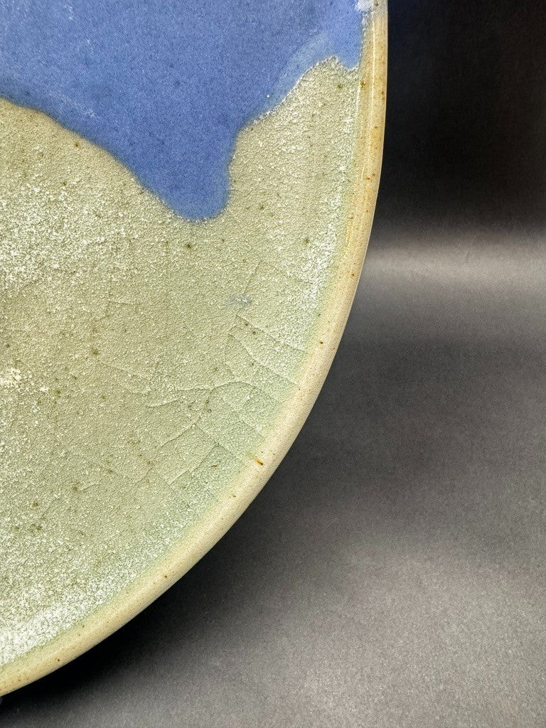 Plat décoratif céramique émaillée style Vallauris, vers 1950-60