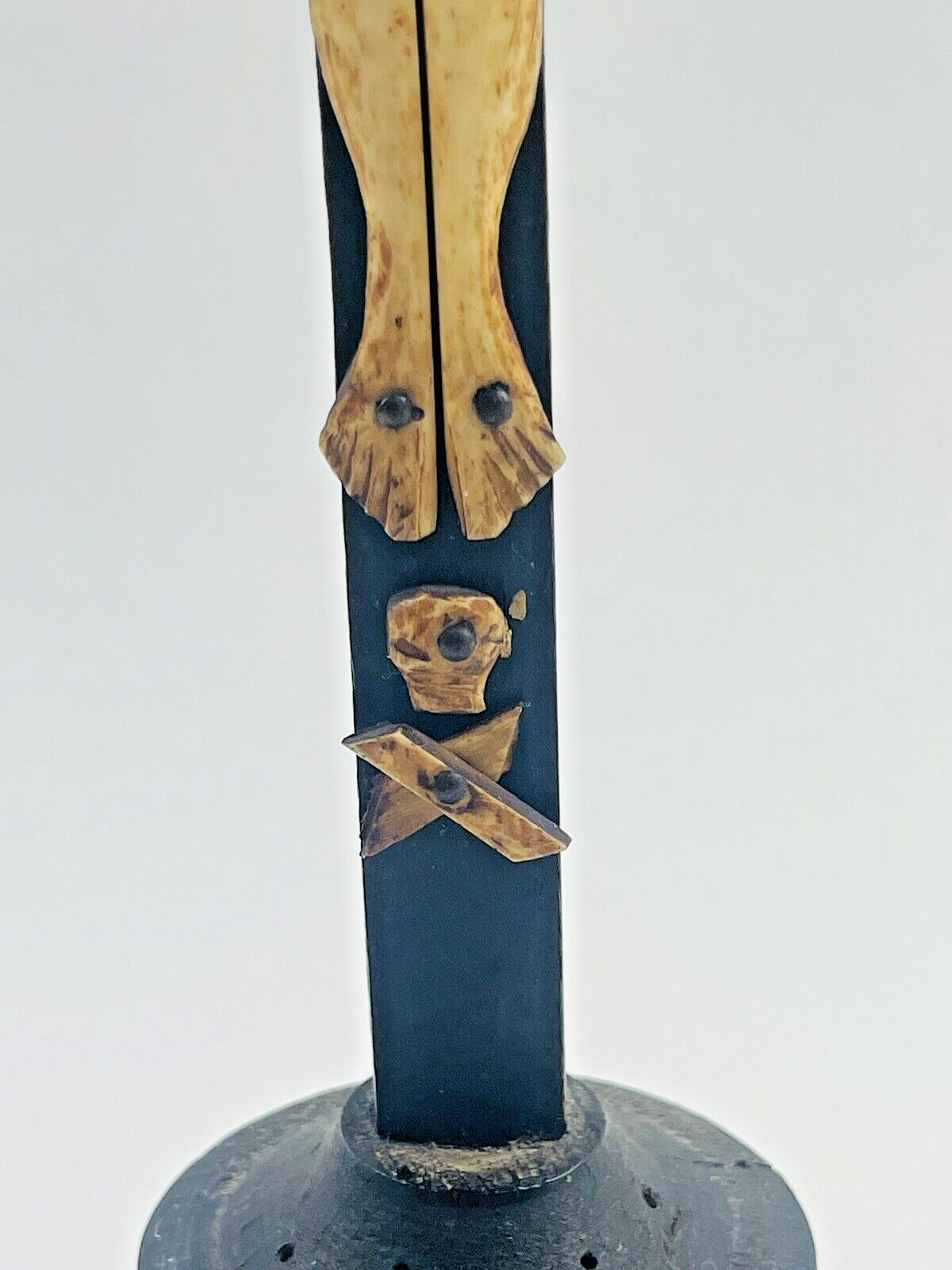 Ancien Christ Janséniste, Christ en os et bois ancien, crucifix  Janséniste