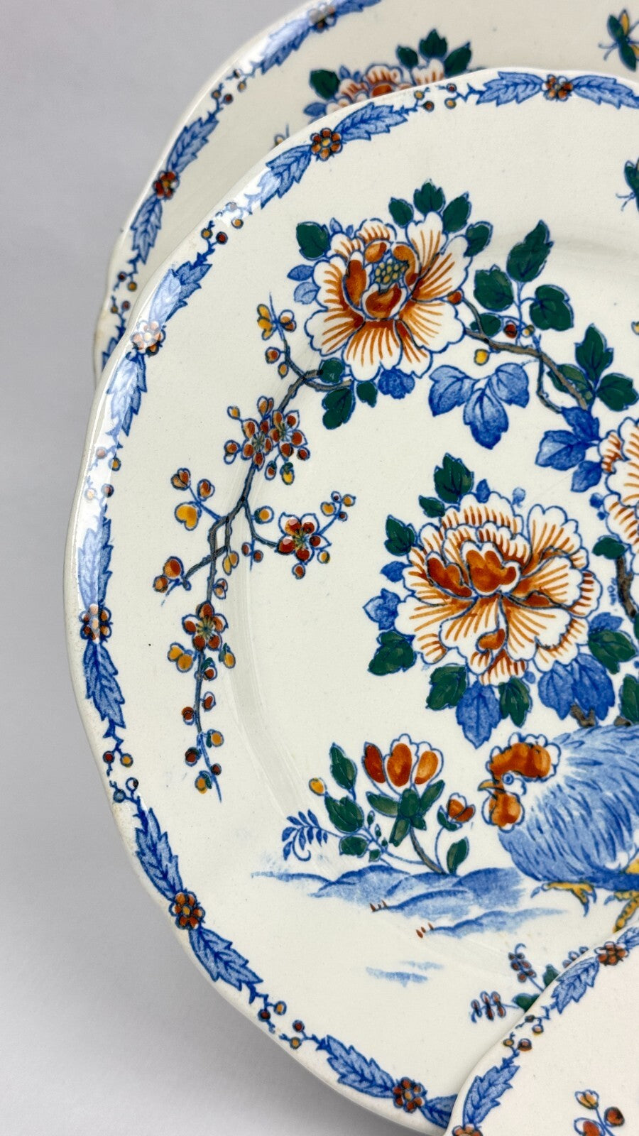 Gien 1875, suite de 6 assiettes plates Coq et pivoines