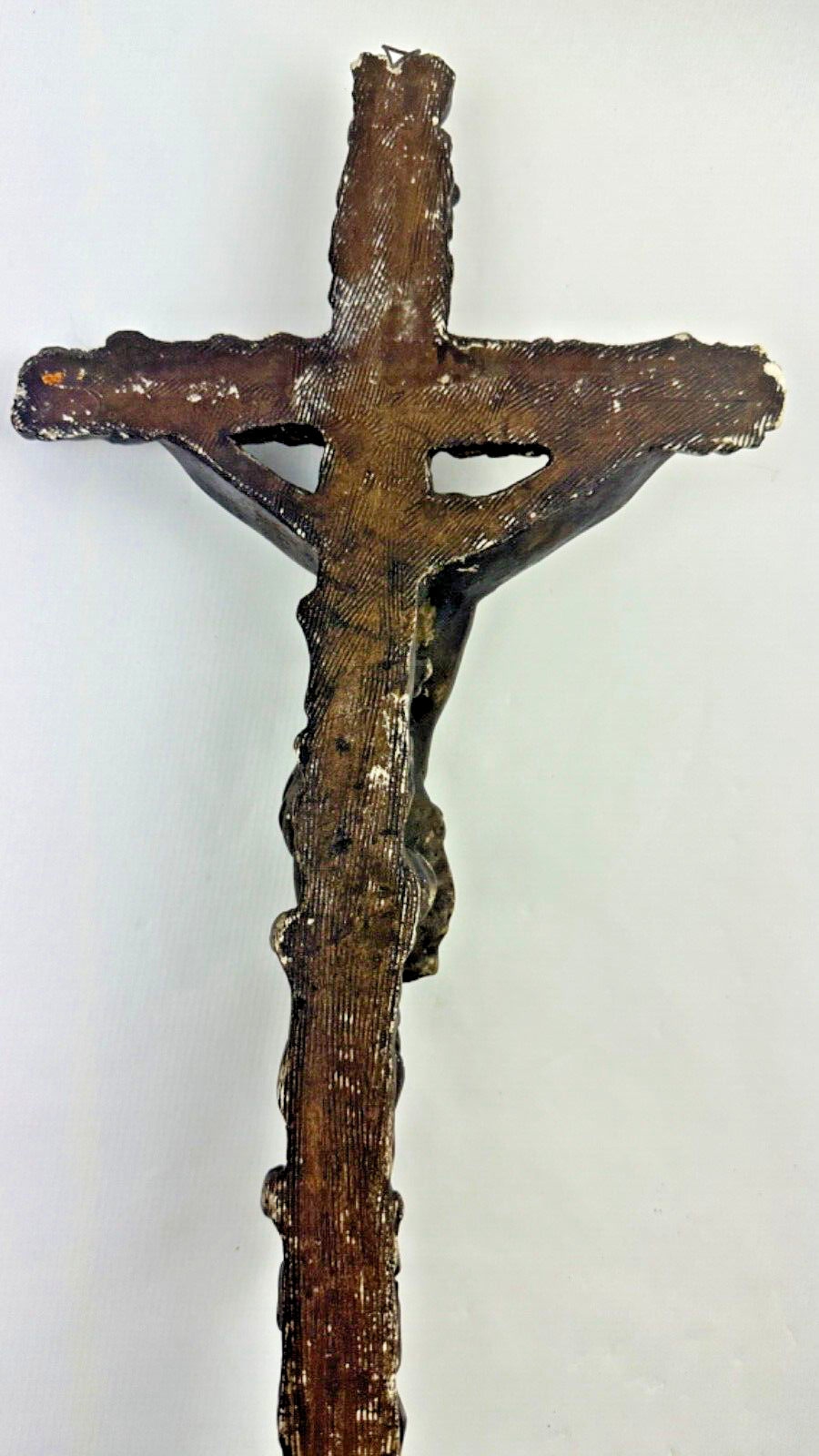Crucifix Napoléon III en plâtre patine brune