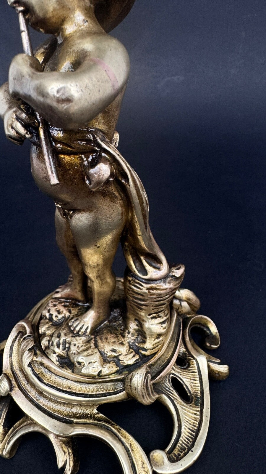 Paire de bougeoirs en bronze doré, putti, faune XIXème siècle