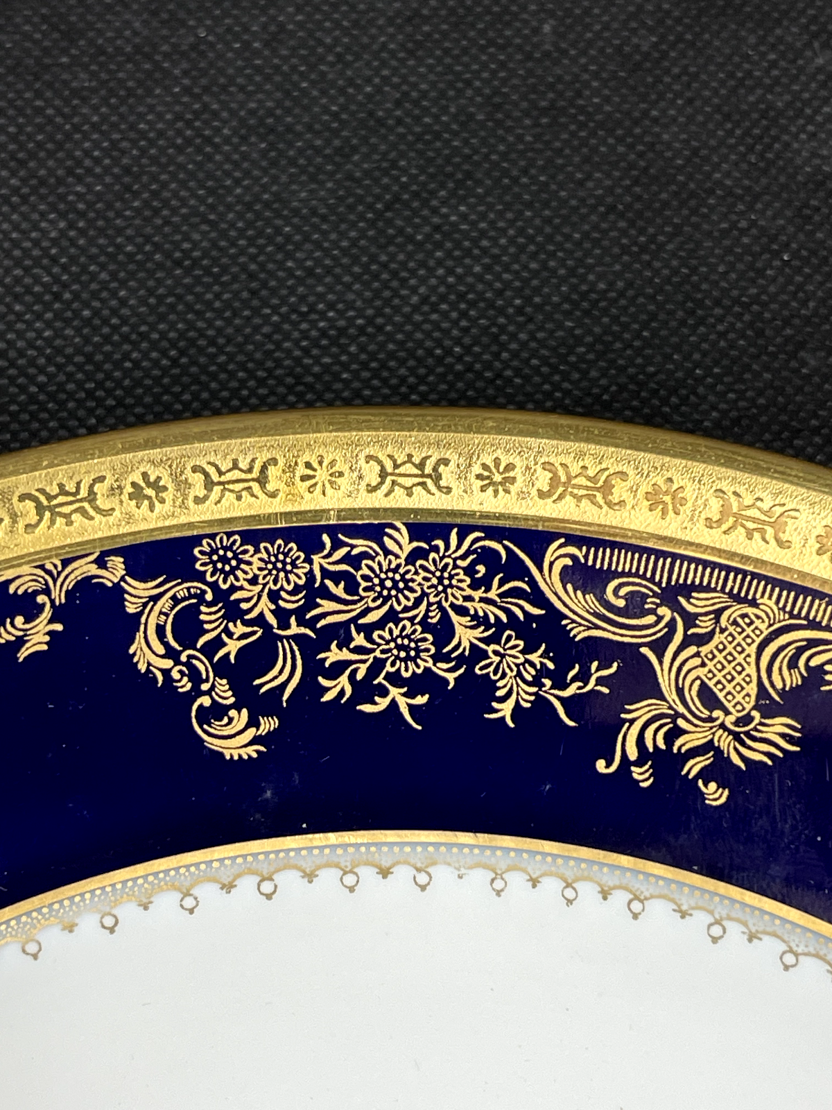 Haviland Limoges,  assiette à soupe, modèle Pompadour, neuve