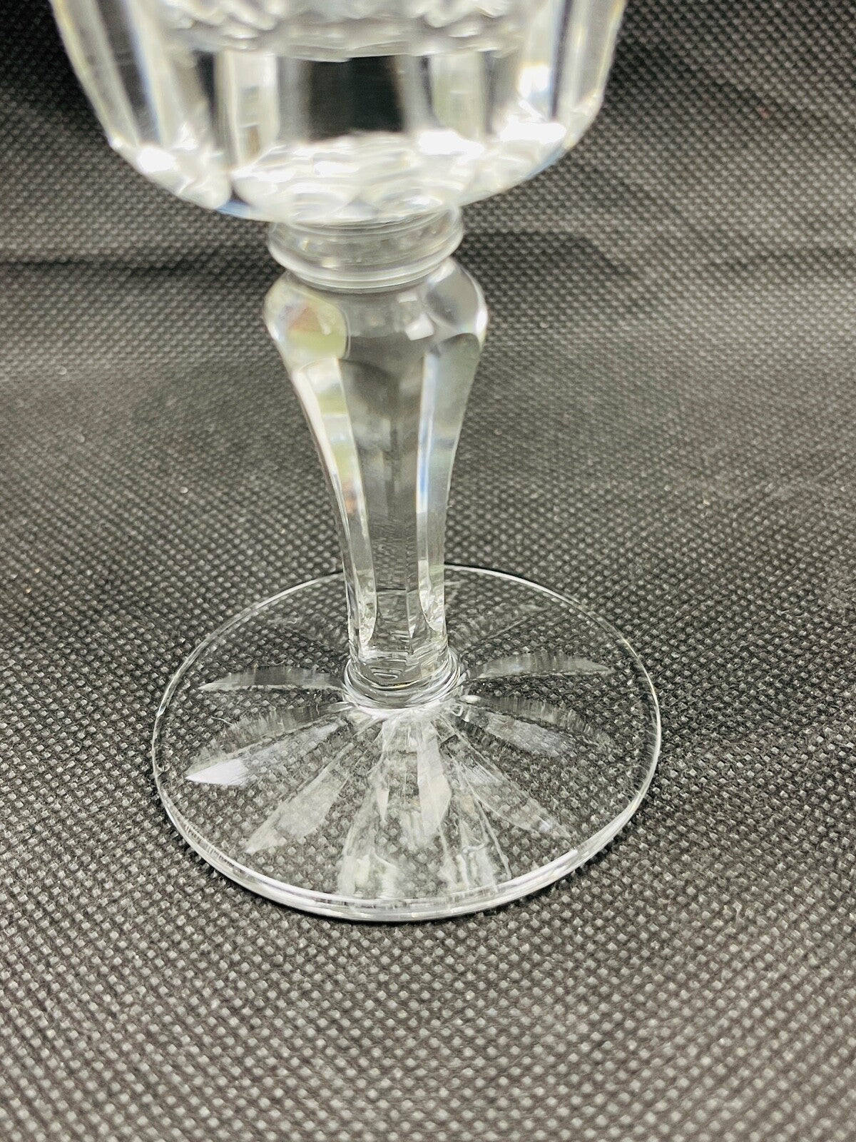 Verre à vin taille 2 en cristal Saint-Louis modèle Camargue