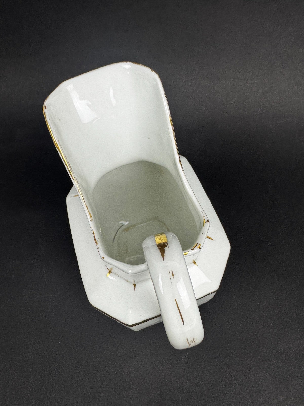 Service à thé en porcelaine blanche et or, époque fin XIXe / début XXe