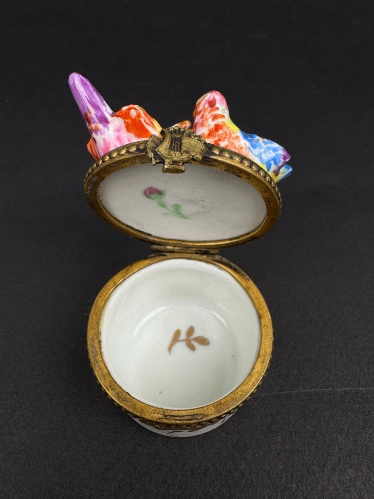 Boîte à pilules / à bijoux en porcelaine de Limoges - Oiseaux